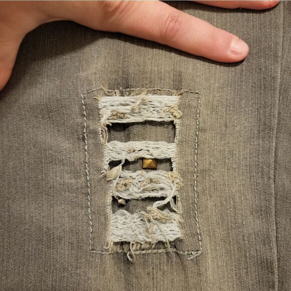 Apple Bottom Jeans with unique back pockets grey wash factory distressed - Picture 15 of 15